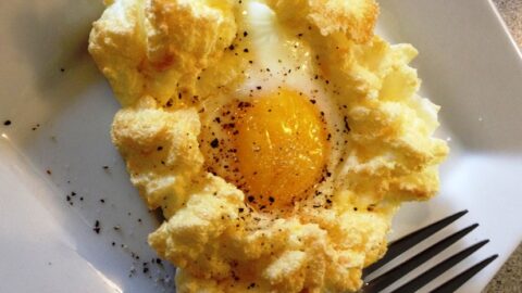 The body weight loss during acute exposure to high-altitude hypoxia in sea level residents