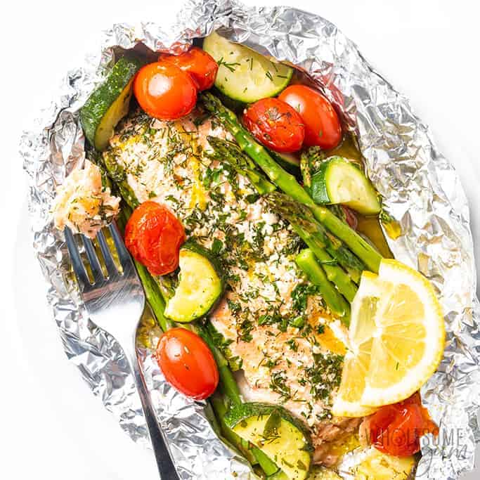 Baked Salmon Foil Packets With Vegetables (+ Grill Option!)