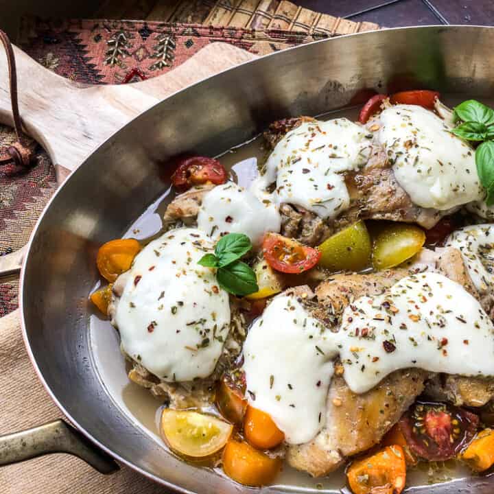 pizza chicken thighs in pan